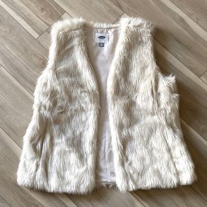 Old Navy faux fur vest - perfect for fall photo ops!